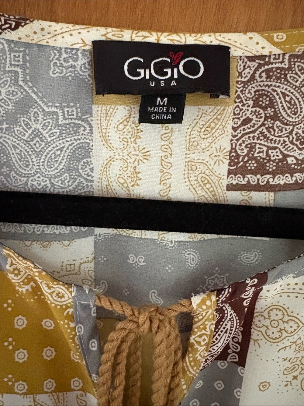 GiGiO Long Sleeve Colorblock Mixed Pattern Tassel Tie Blouse Size Large EUC - Picture 3 of 4